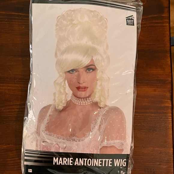 Wig Halloween - Picture 1 of 2